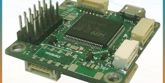 برد کنترل کننده پرواز